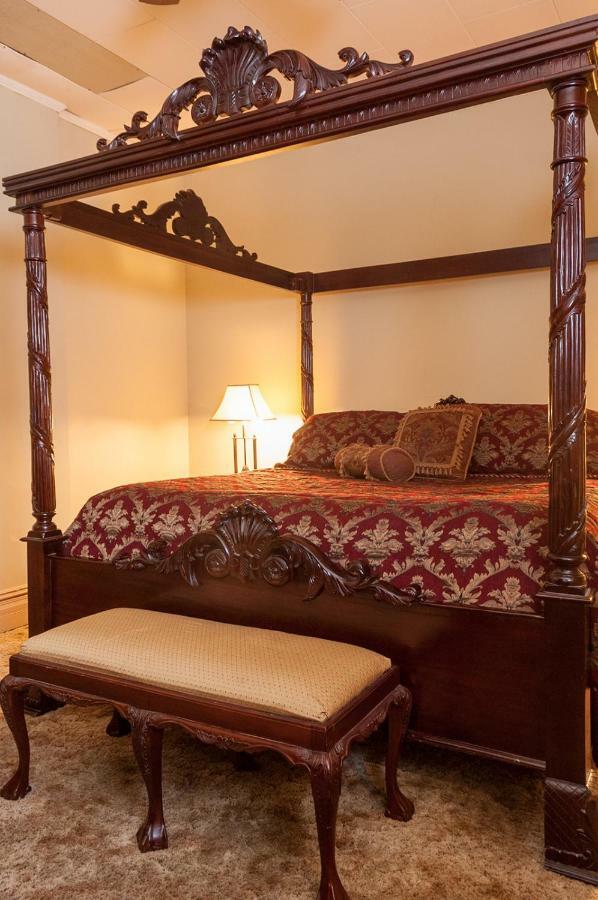 The Historic Wolf Hotel Ellinwood エクステリア 写真