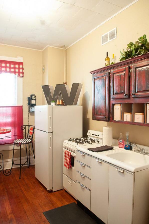 The Historic Wolf Hotel Ellinwood エクステリア 写真