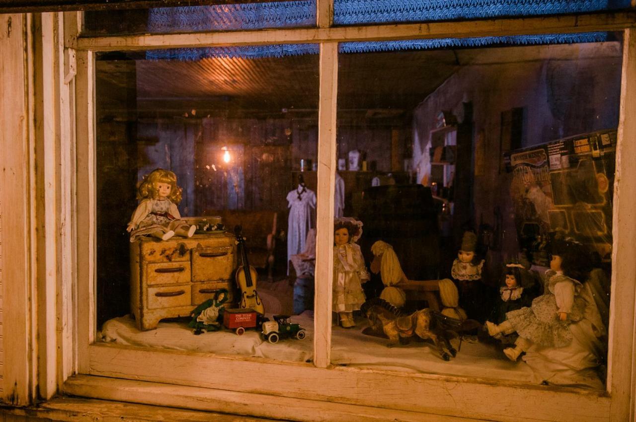 The Historic Wolf Hotel Ellinwood エクステリア 写真
